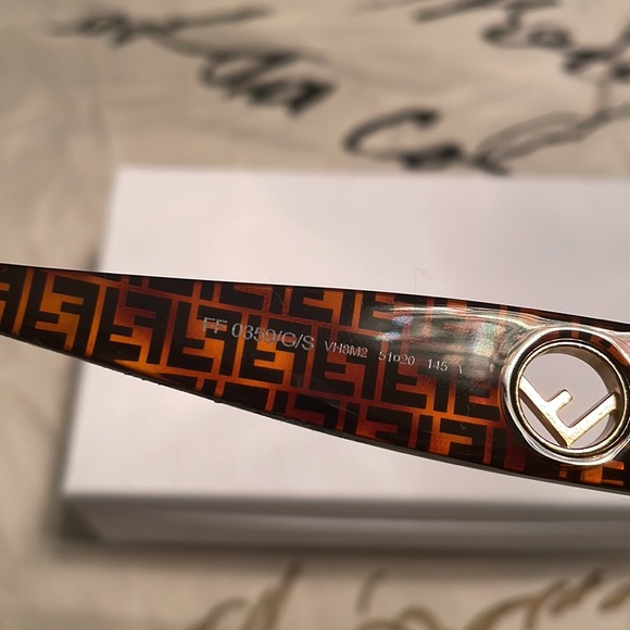 FENDI sunglasses. 🚫SOLD🚫 - Picture 6 of 9